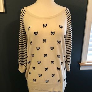 LC Lauren Conrad Sz L White Sweater Stripes Bows